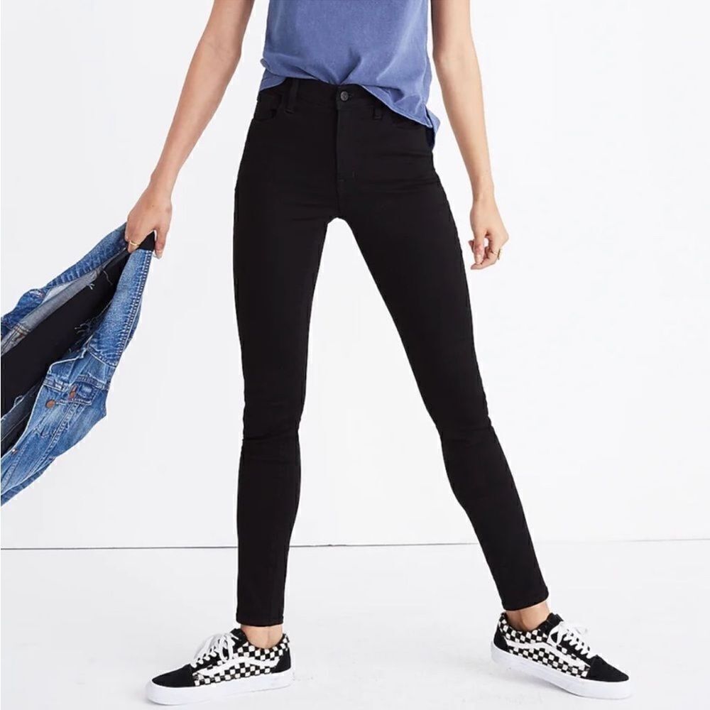 EXCELLENT CONDITION WOMEN’S SIZE 27 BLACK MADEWELL 9” MID-RISE SKINNY JEANS